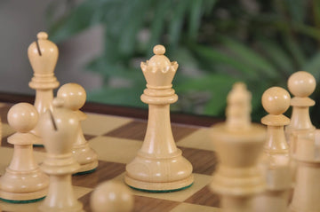 The Reykjavik II Series Library Chess Set and Tiroir Combination