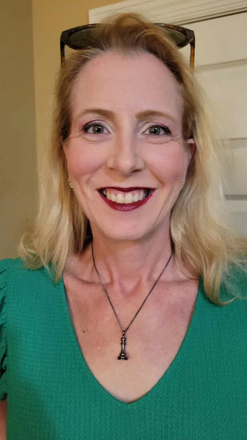 Caissa Collection Chess Pendant Necklace – QUEEN