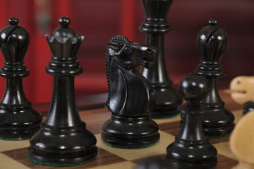 The Reykjavik II Series Library Chess Set and Tiroir Combination