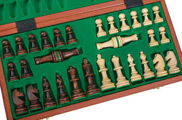 The Jowisz Chess Set & Board