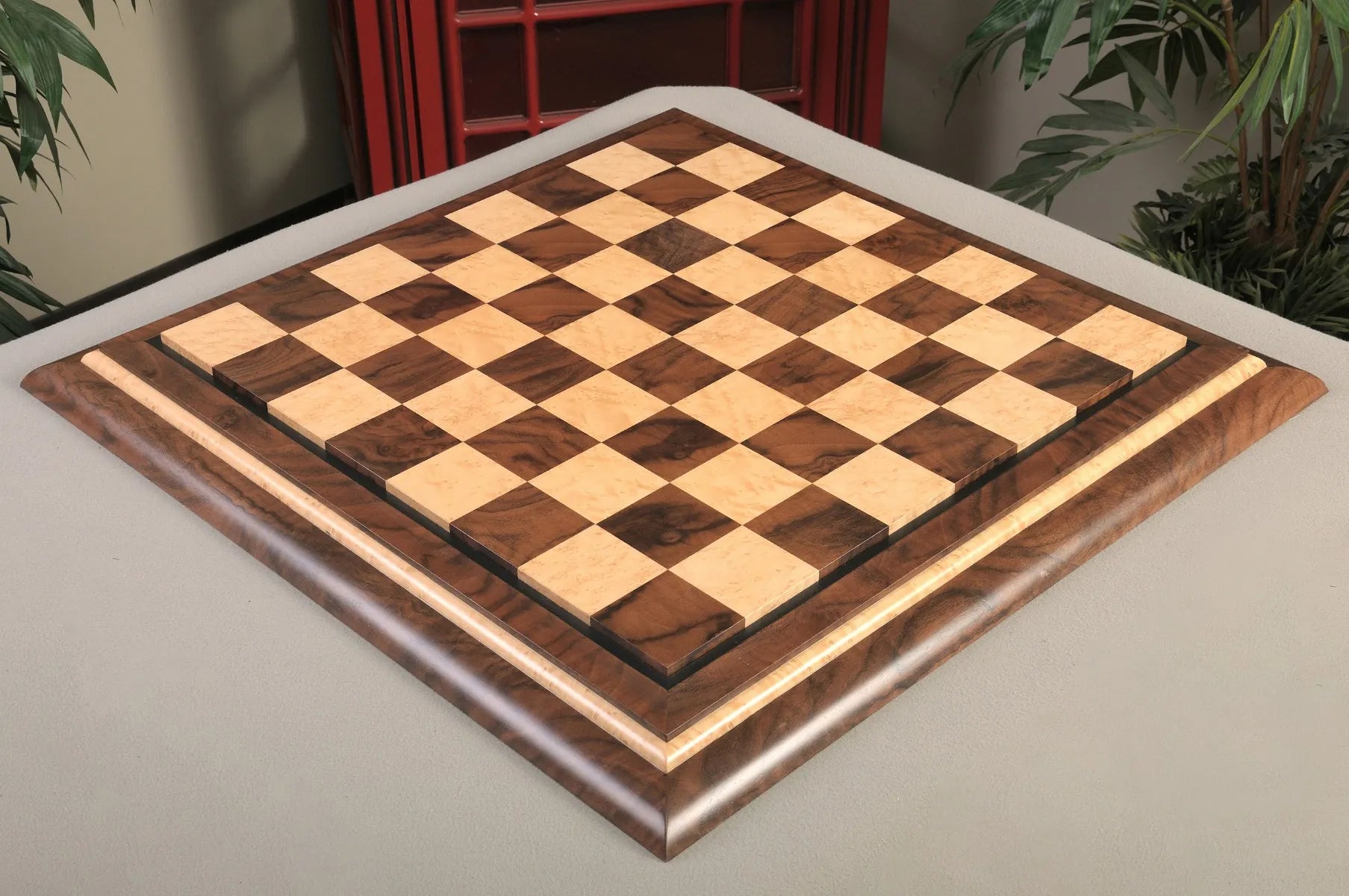 Signature Contemporary V Luxury Chess Board Walnut BE Maple – US Chess ...