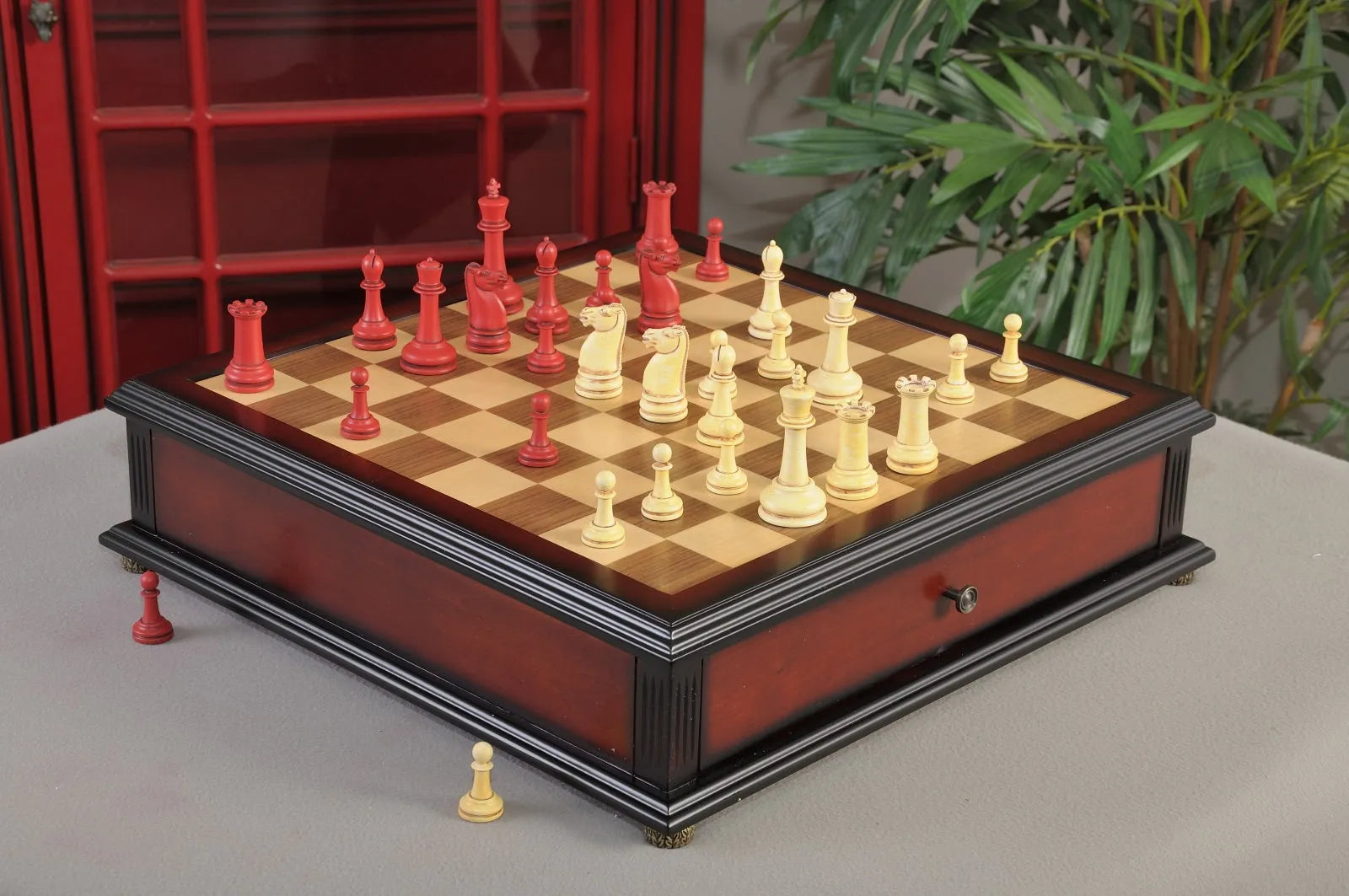 The Classical Staunton Chess Set and Board Combination – US Chess Sales