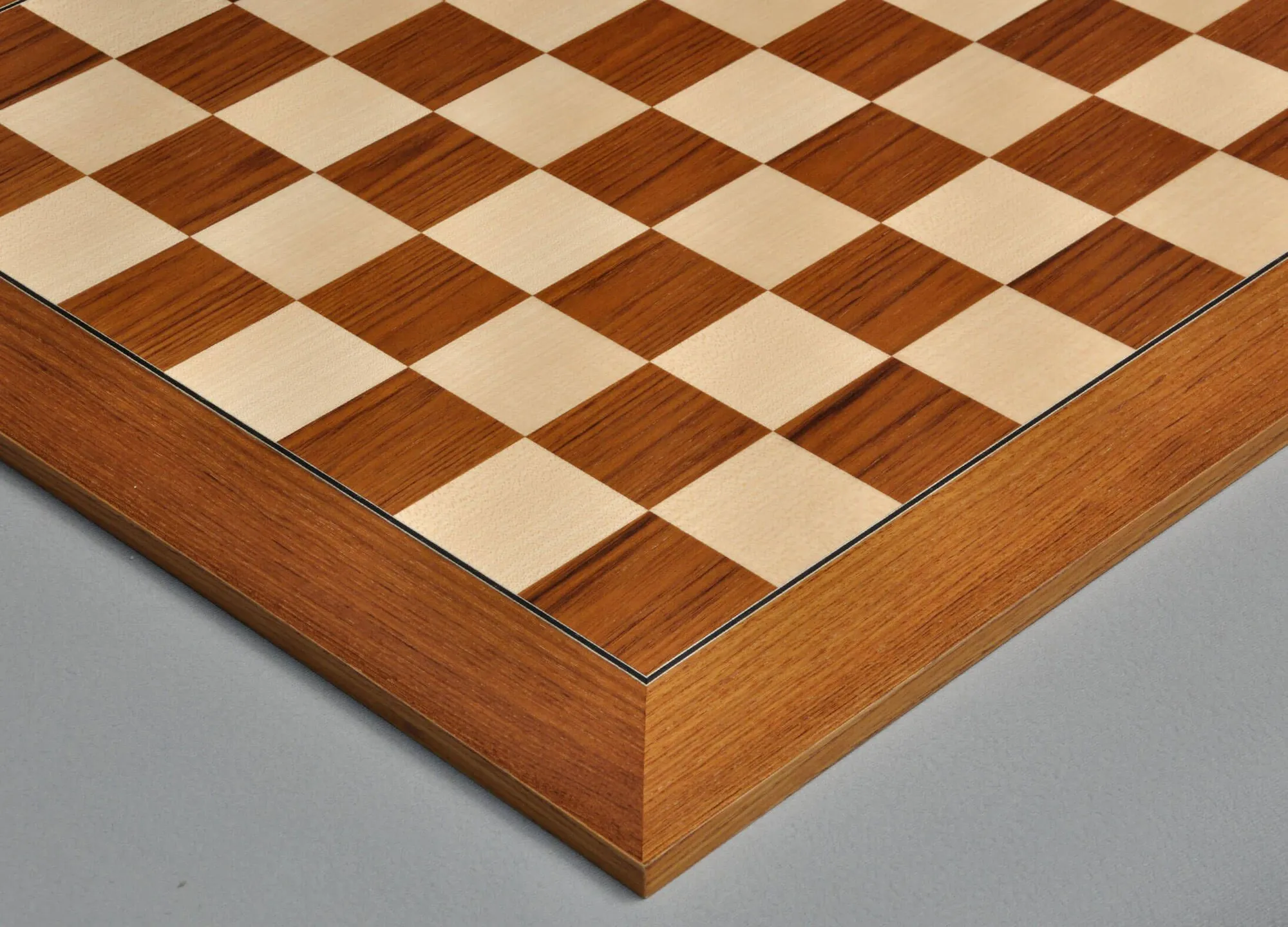 18 Standard Walnut Chess Board