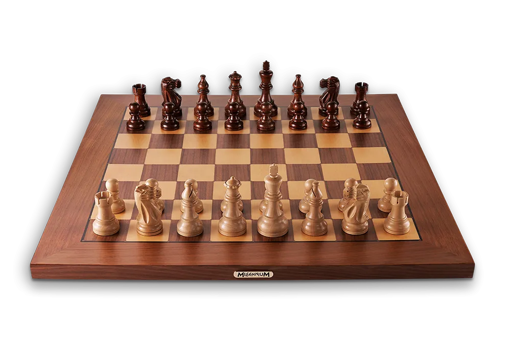 Automatic Chessboard Lets Online Players Move The Pieces